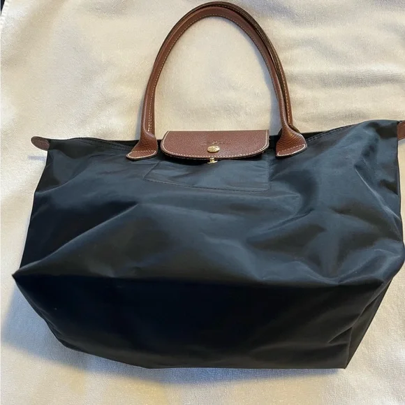 Longchamp LePliage Black Medium Tote - Picture 5 of 13
